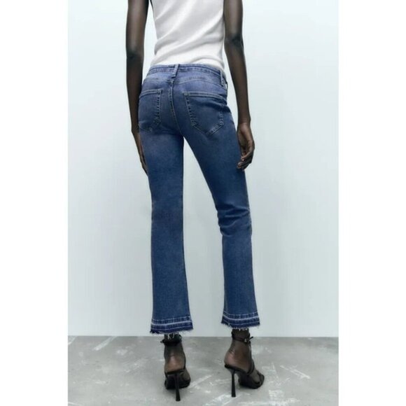NWT ZARA Low Rise Slim Fit Bootcut Jean Sz 0 Raw Hem - Picture 2 of 10